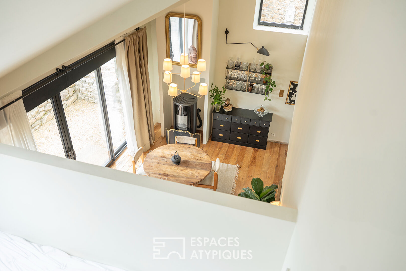 Maison en pierres centre- ville à 350 mètres place