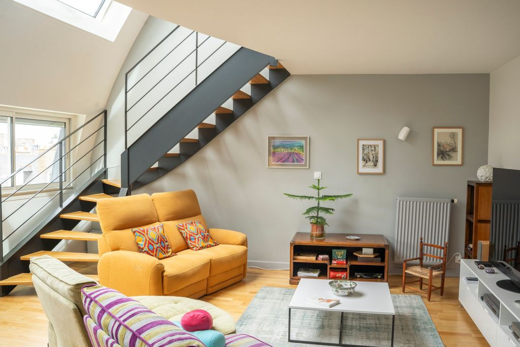 Top floor duplex with 5 bedrooms and 2 garages.