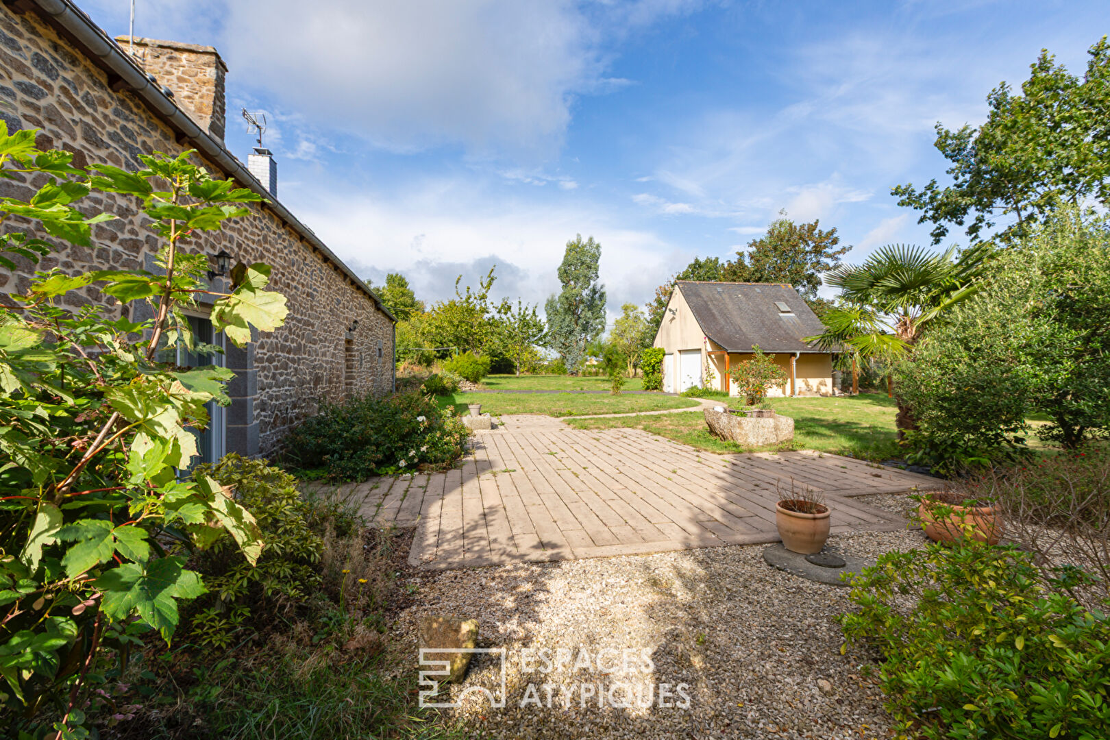 Longère rénovée avec son gîte