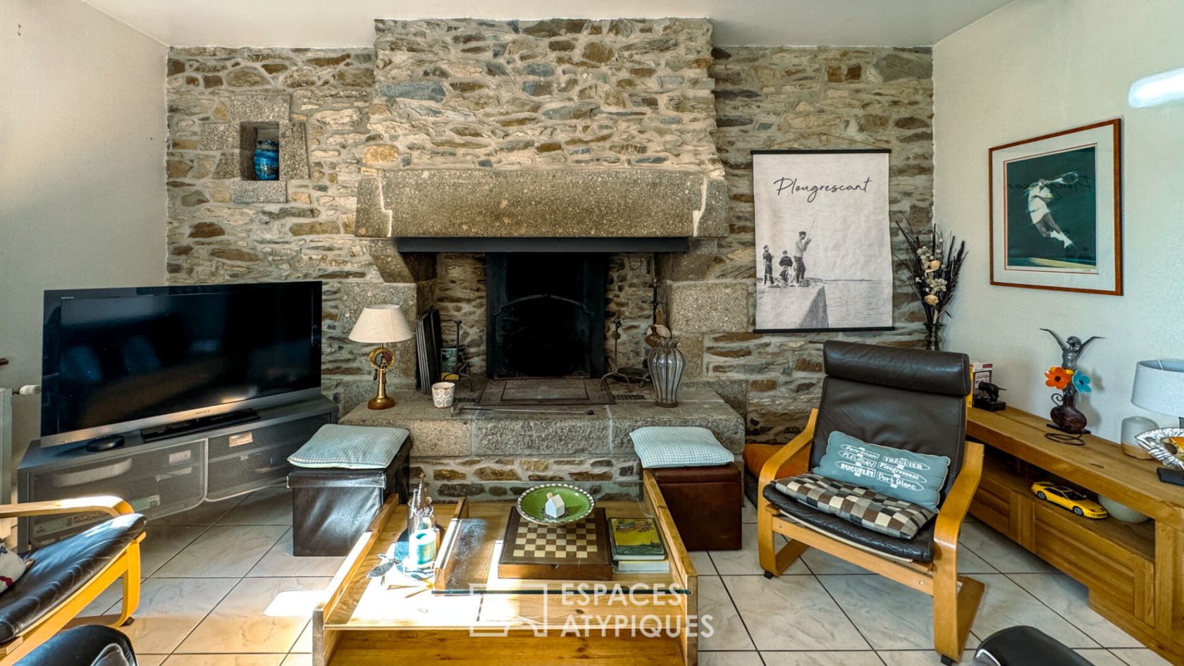 Breton residence with wooded park, indoor swimming pool and renovated outbuildings