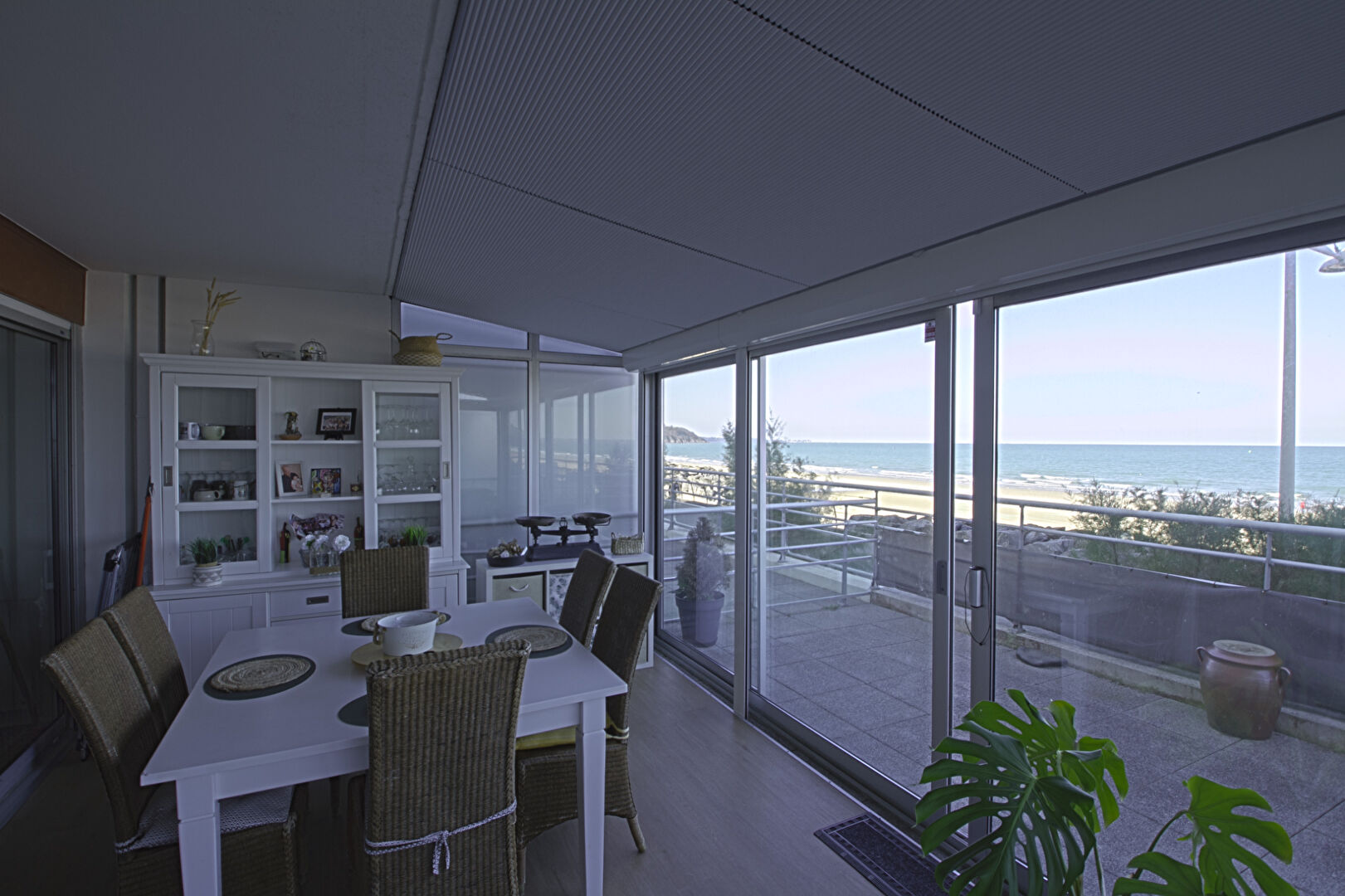 Appartement vue mer avec deux terrasses et double garage