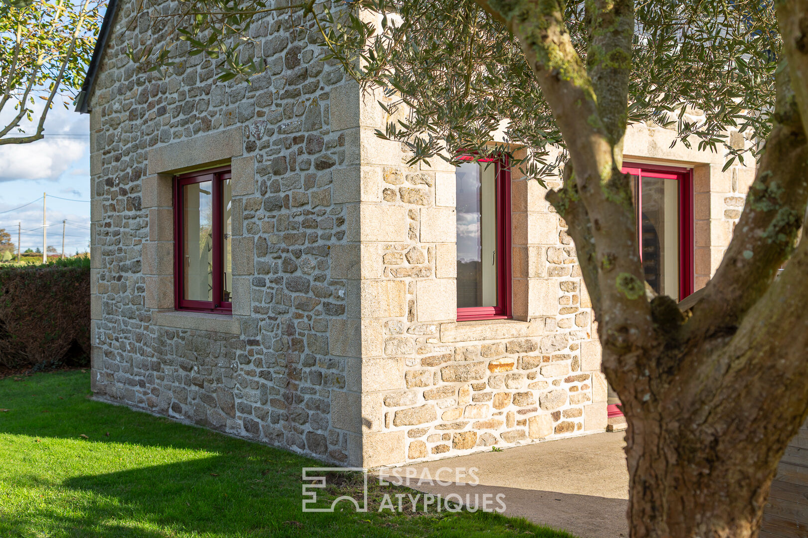 Esprit contemporain au coeur de cette ancienne chapelle  rénovée