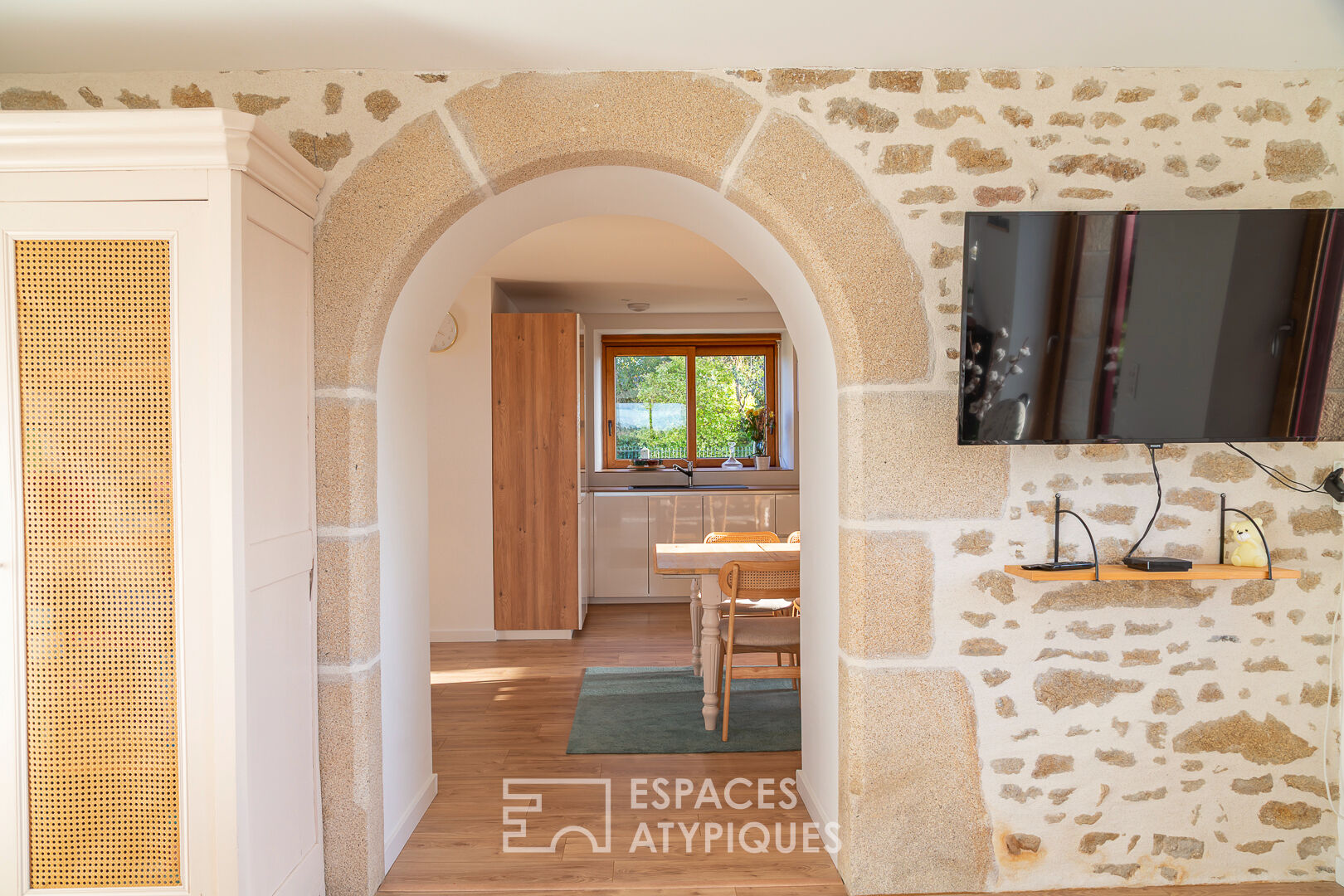 Esprit contemporain au coeur de cette ancienne chapelle  rénovée