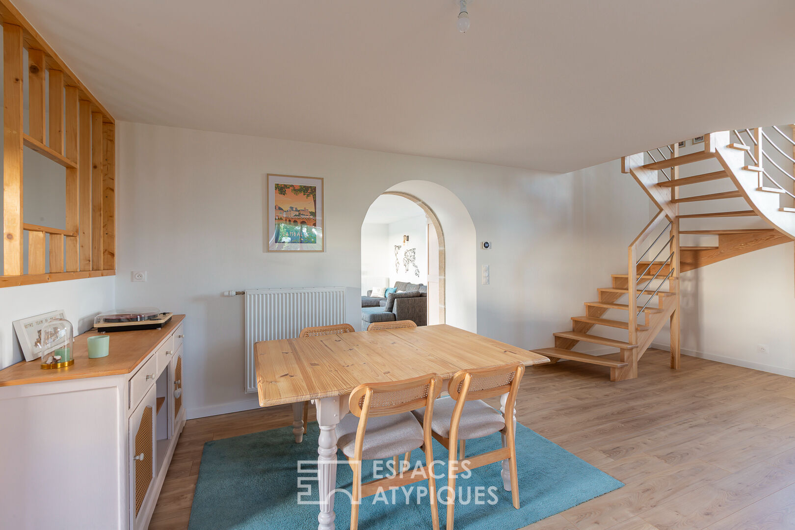 Esprit contemporain au coeur de cette ancienne chapelle  rénovée