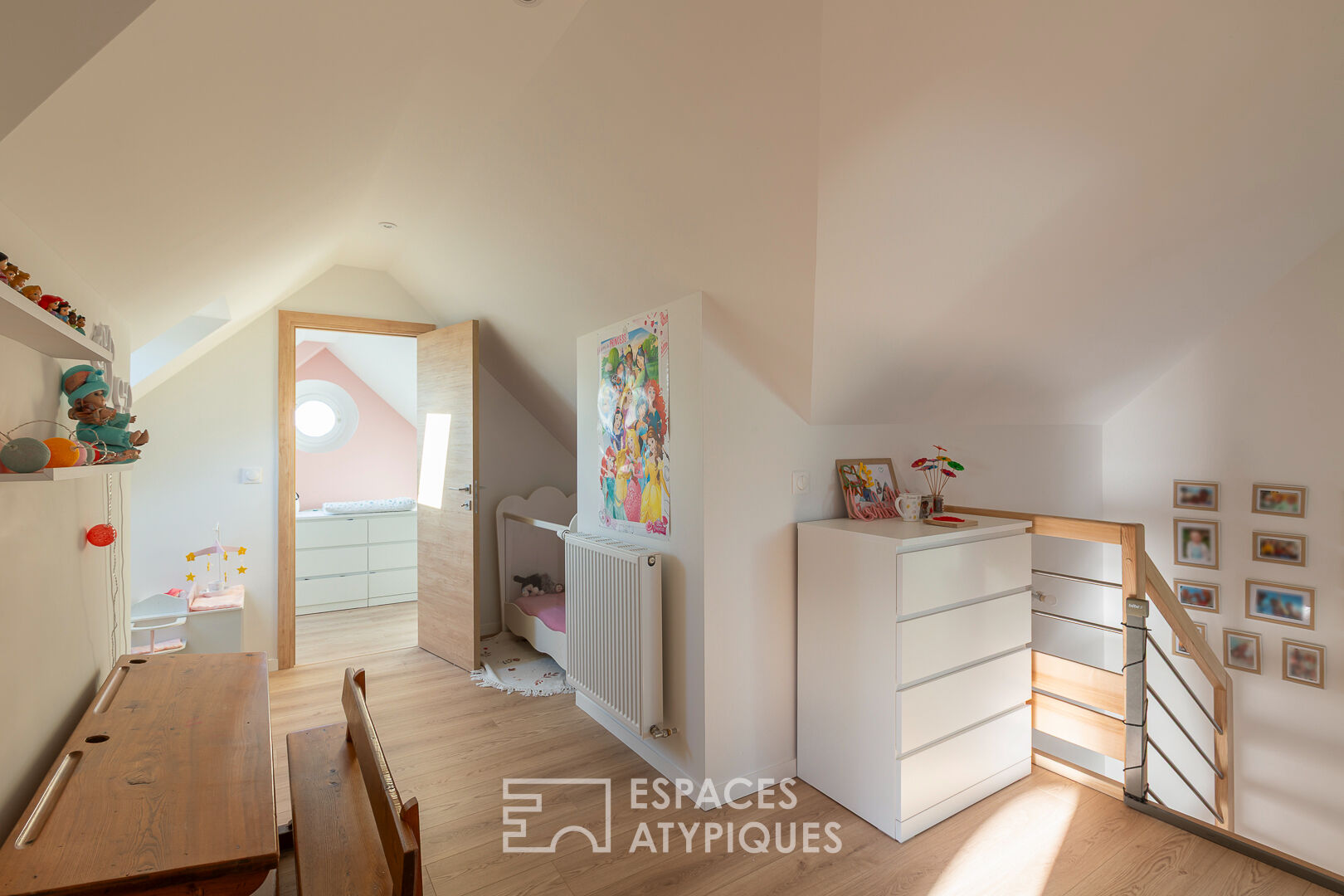 Esprit contemporain au coeur de cette ancienne chapelle  rénovée