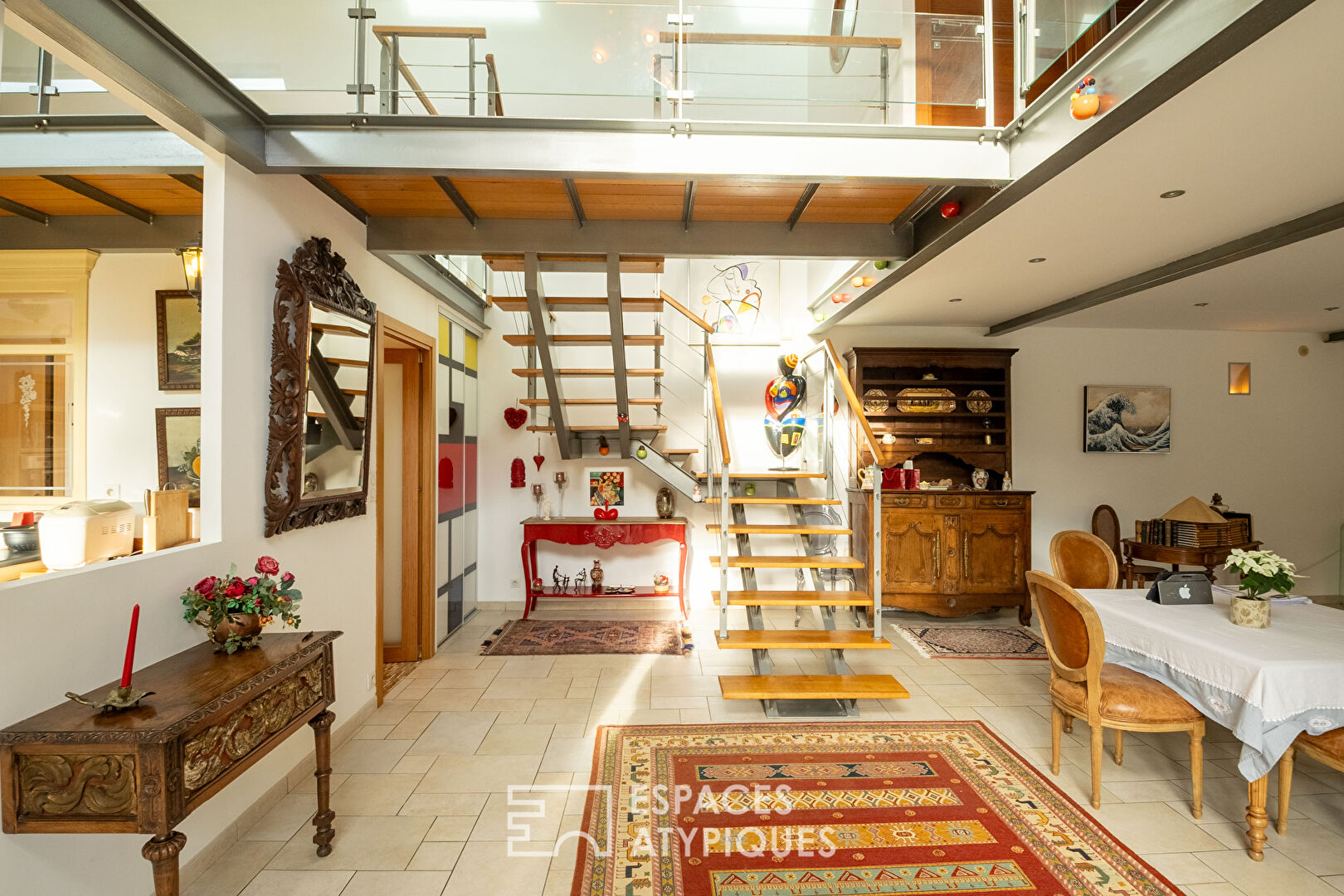 Maison en pierre  avec un gîte