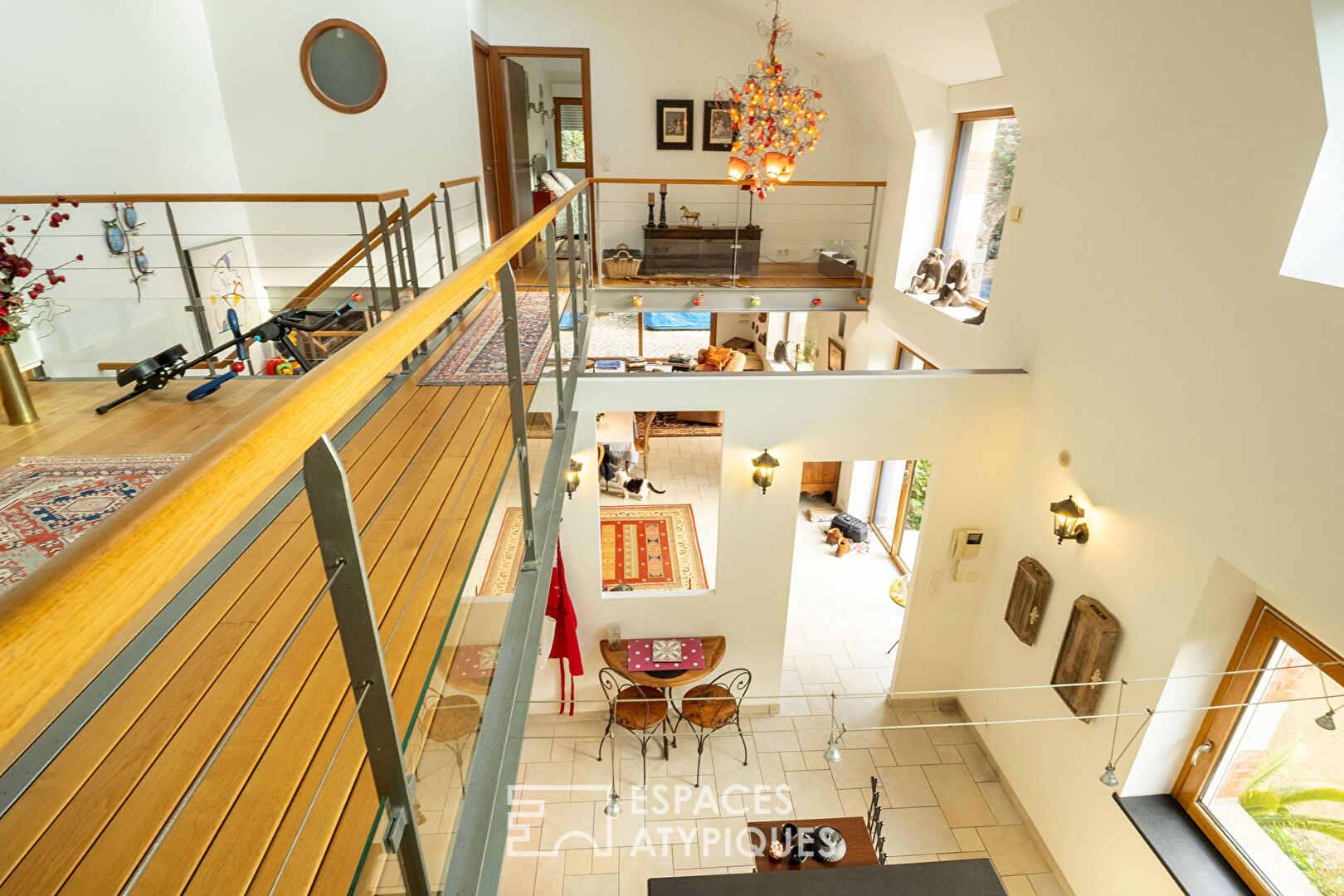 Maison en pierre  avec un gîte