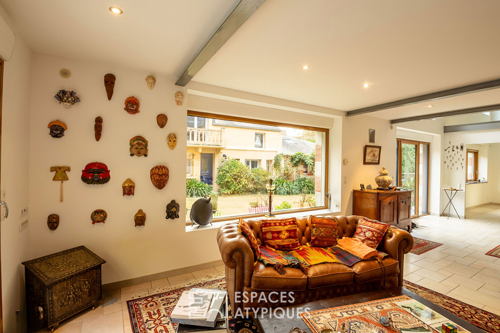 Maison en pierre  avec un gîte