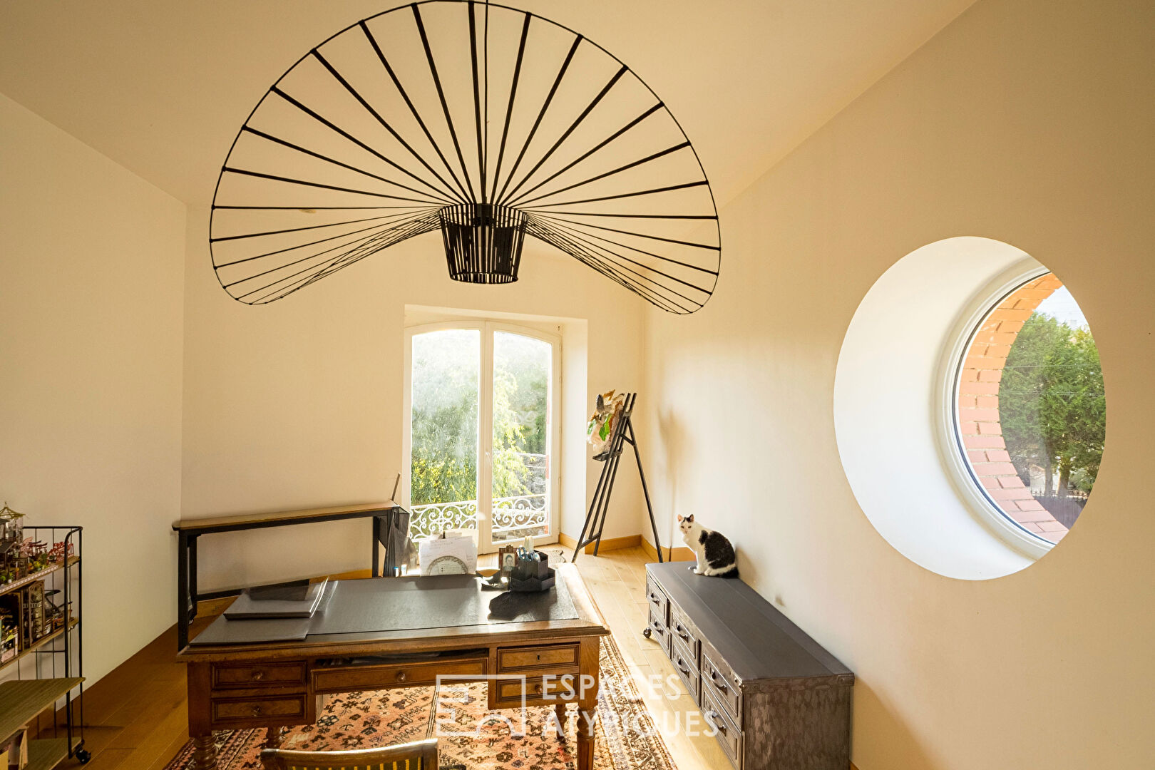 Maison en pierre  avec un gîte