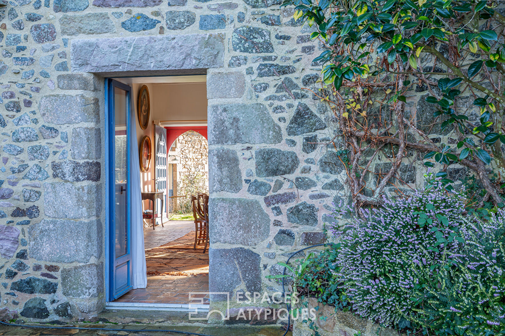 Manoir  du 17ème, 6 gîtes, vue mer, station balnéaire des Sables d&rsquo;Or