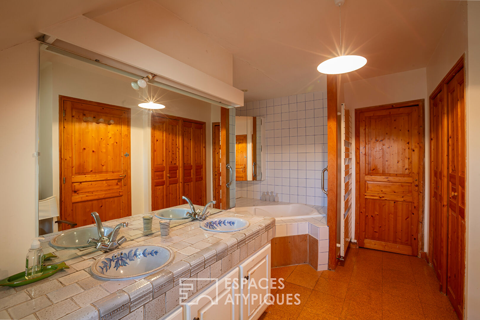 Manoir  du 17ème, 6 gîtes, vue mer, station balnéaire des Sables d&rsquo;Or