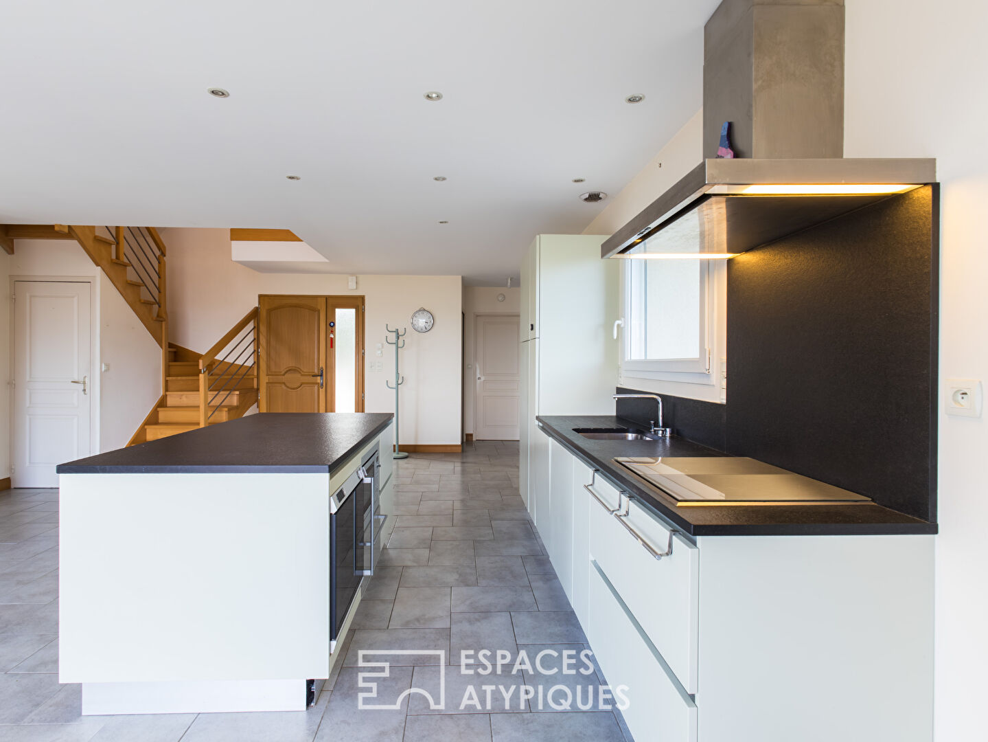 Élégance contemporaine et horizon marin à Perros-Guirec