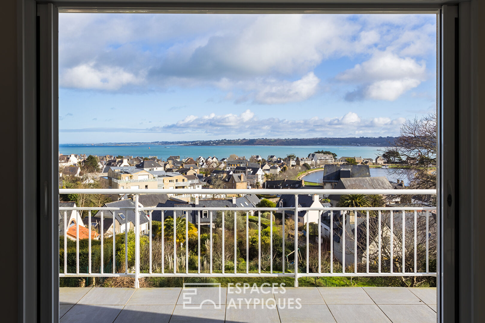 Élégance contemporaine et horizon marin à Perros-Guirec