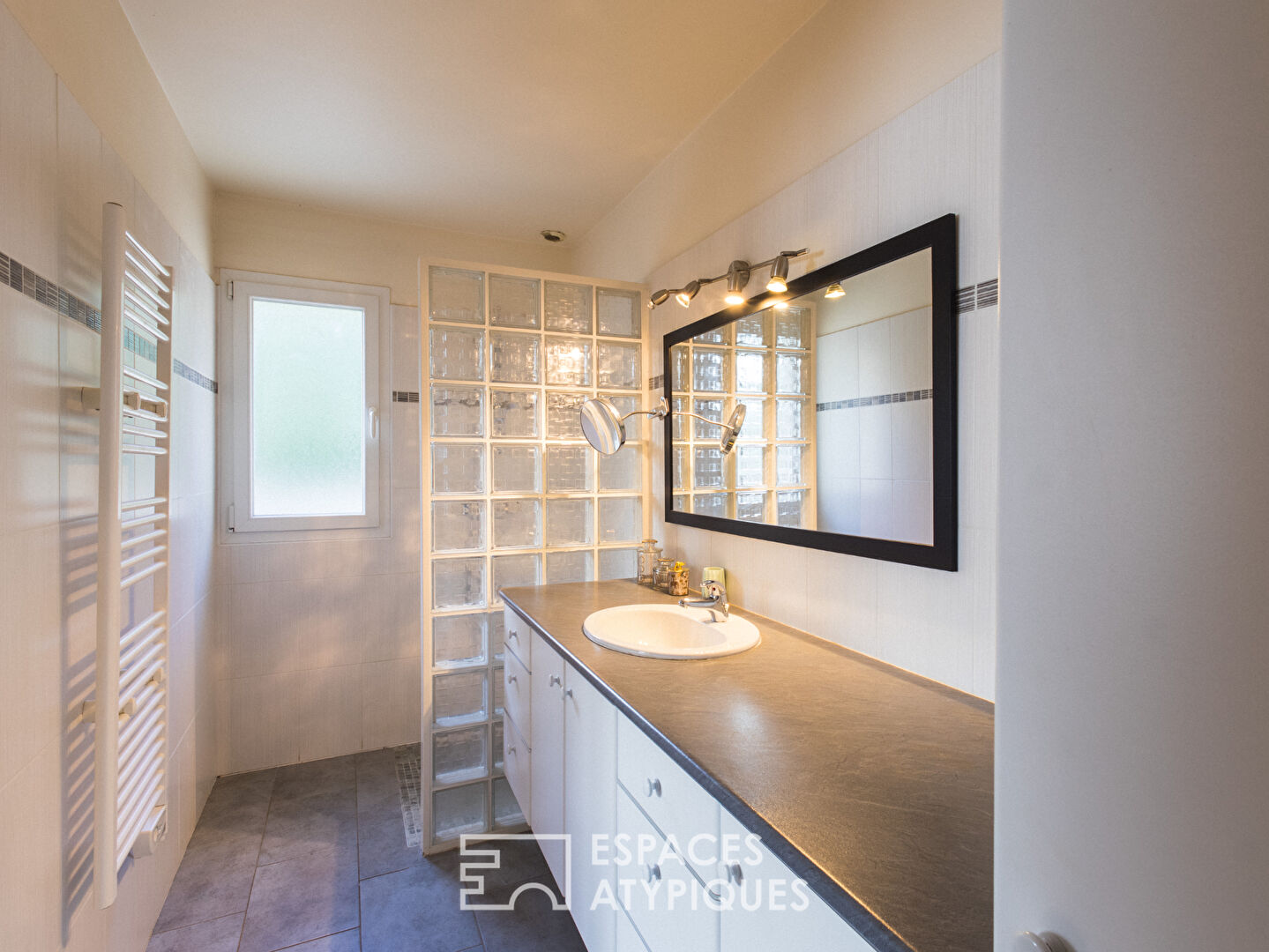 Élégance contemporaine et horizon marin à Perros-Guirec