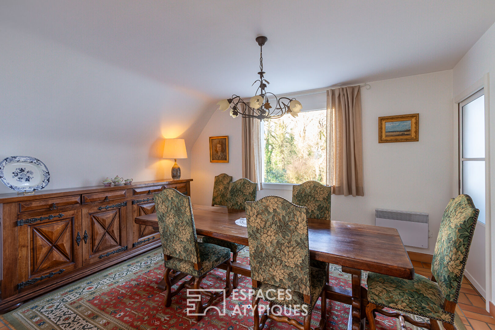 Grande maison entourée d&rsquo;un parc arboré de près de 3ha