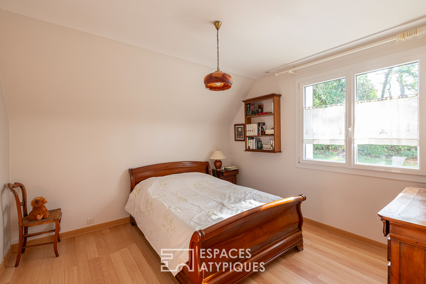 Grande maison entourée d&rsquo;un parc arboré de près de 3ha