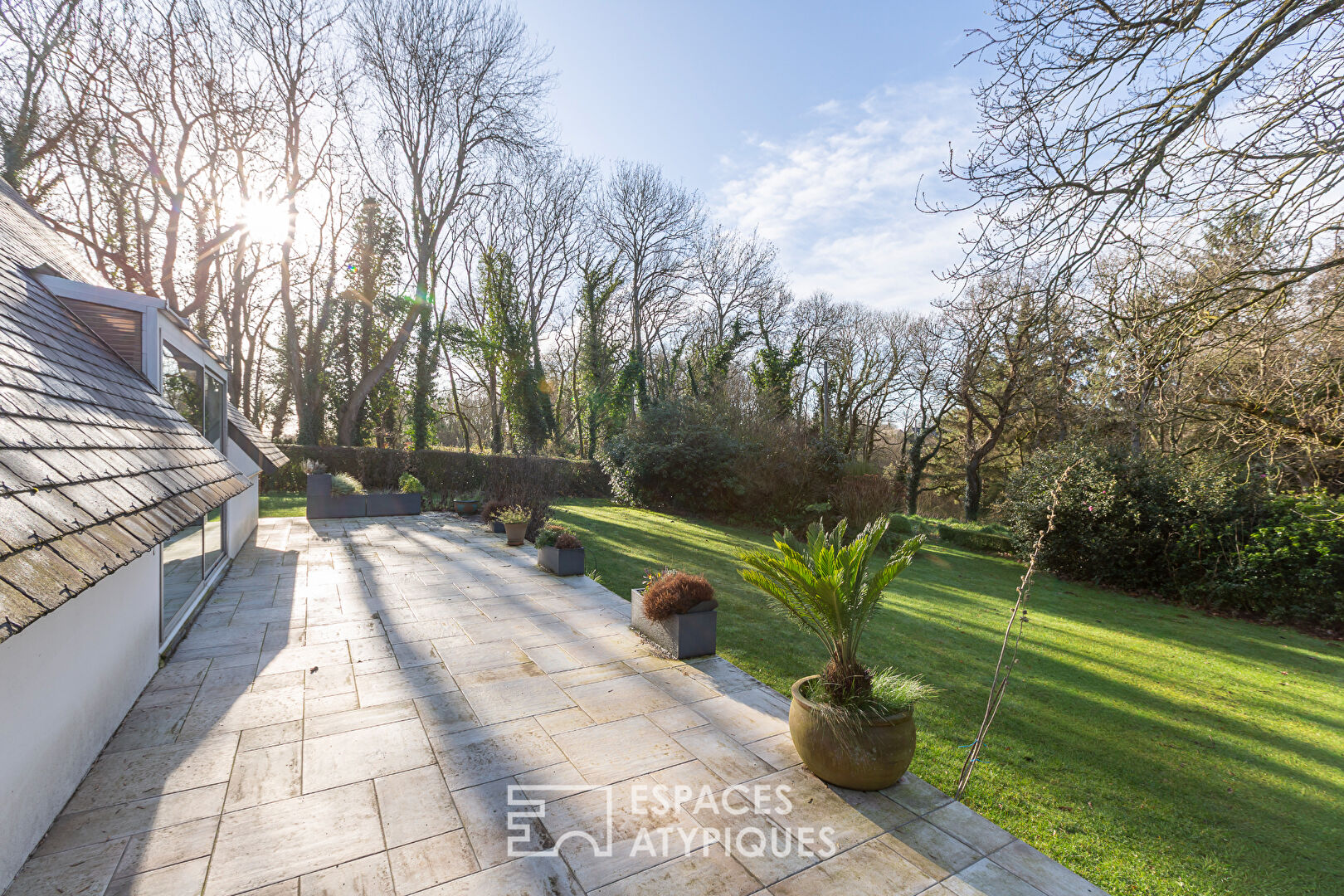 Grande maison entourée d&rsquo;un parc arboré de près de 3ha
