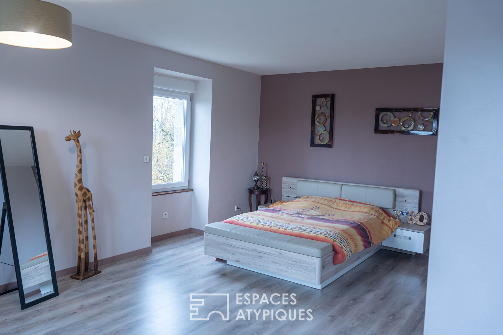 Maison en pierre avec espaces indépendants et fort potentiel – Proche mer