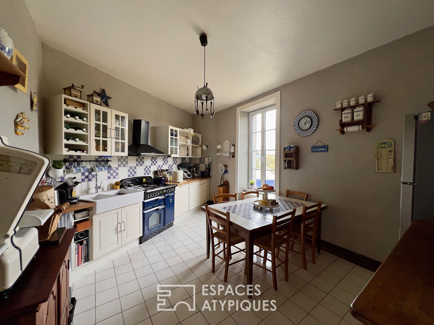 Maison familiale à Lanrelas , volumes généreux, jardin et potentiel modulable