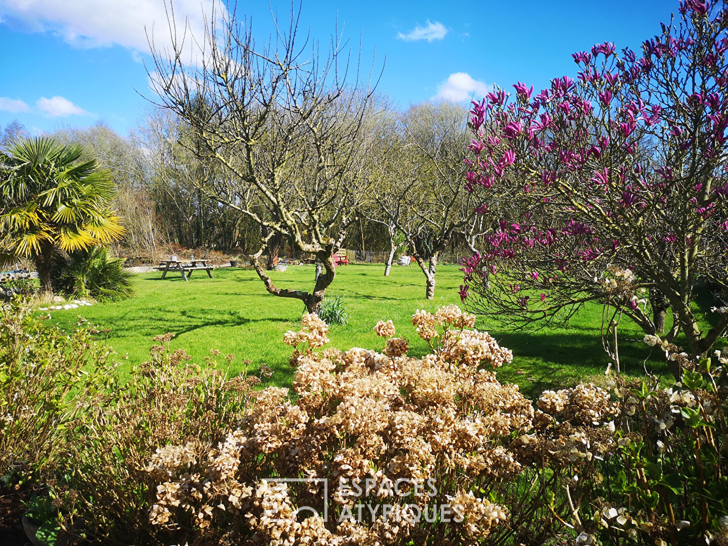 Maison familiale à Lanrelas , volumes généreux, jardin et potentiel modulable