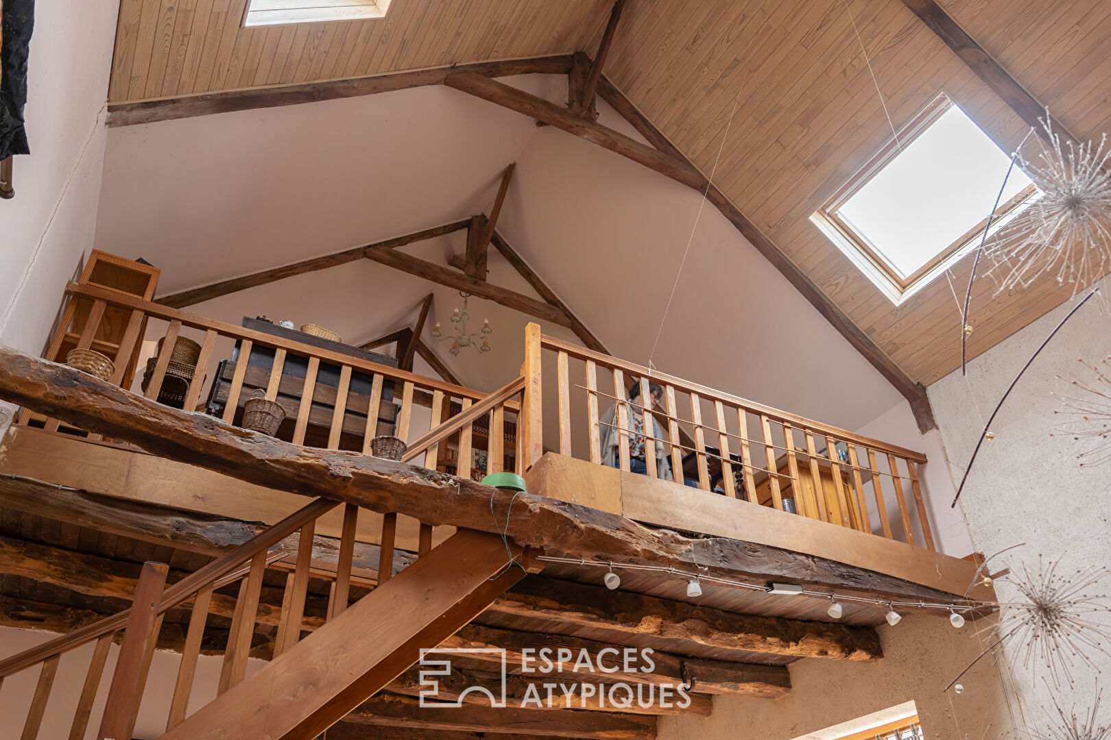 Charmant corps de ferme , 2 longères rénovées et sa dépendance en pierre.