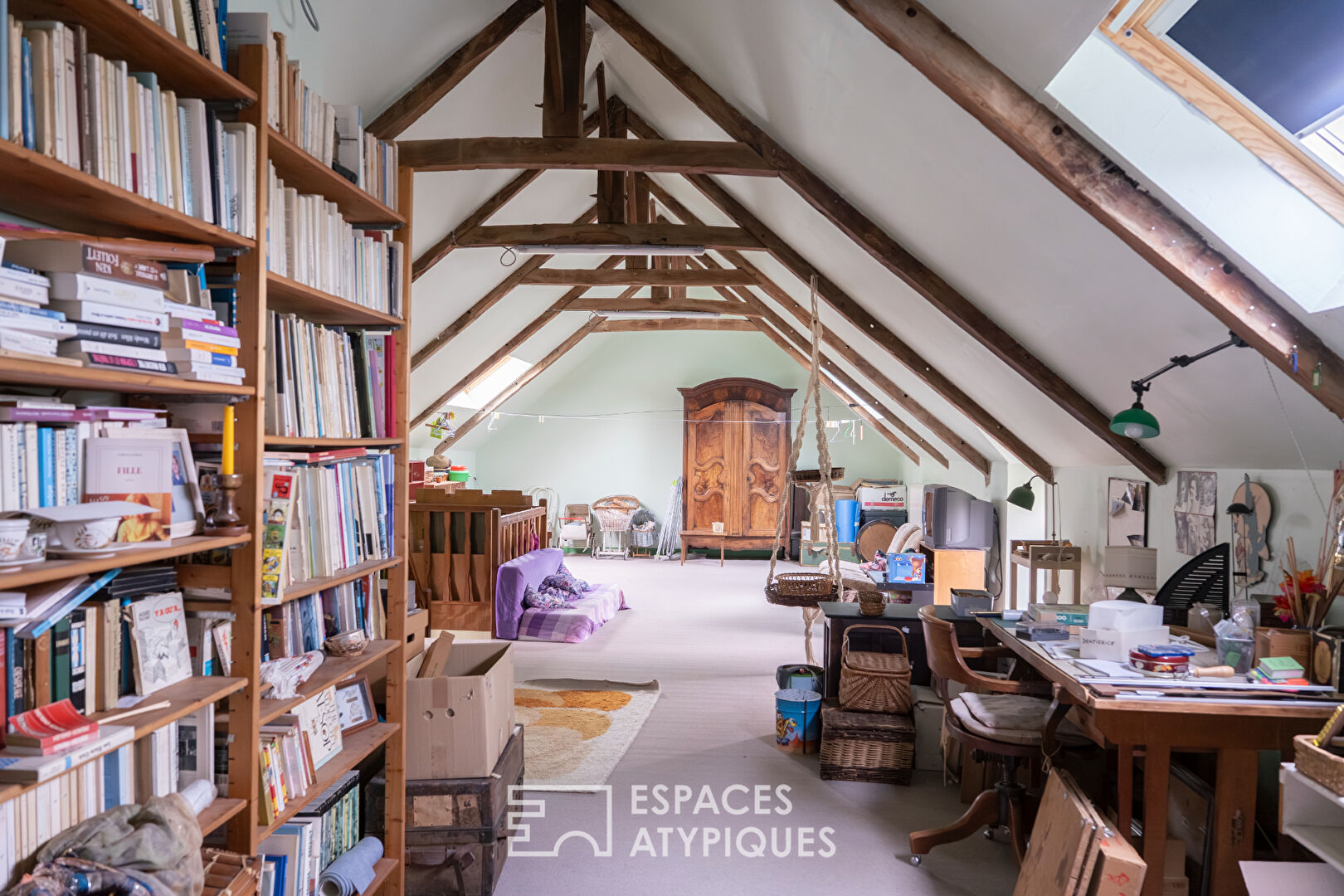 Charmant corps de ferme , 2 longères rénovées et sa dépendance en pierre.