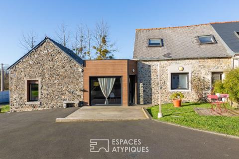 Charmante maison en pierre et son extension bois