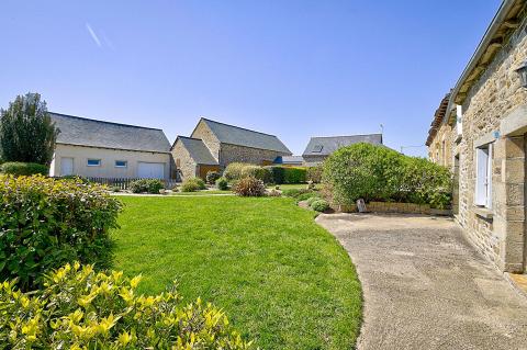 Longère et ses 2 gîtes et sa grange