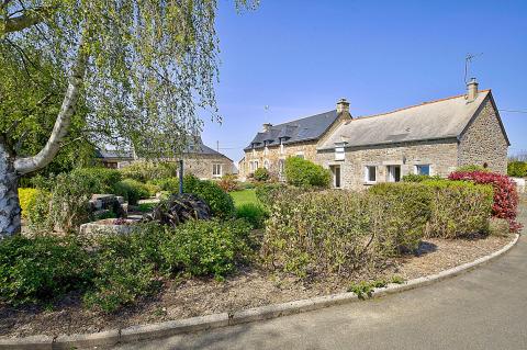 Longère et ses 2 gîtes et sa grange