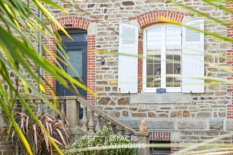 Belle maison d&rsquo;époque et sa piscine à Quessoy