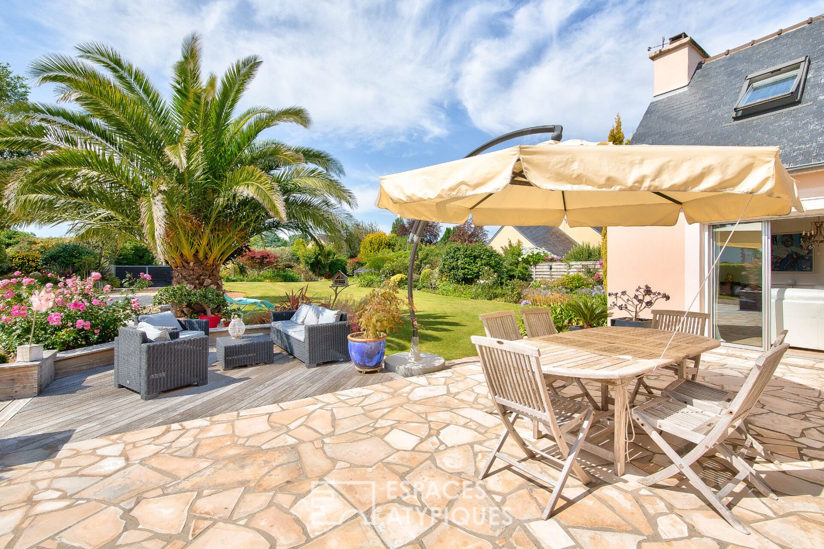 Maison élégante en bord de mer et son cadre bucolique