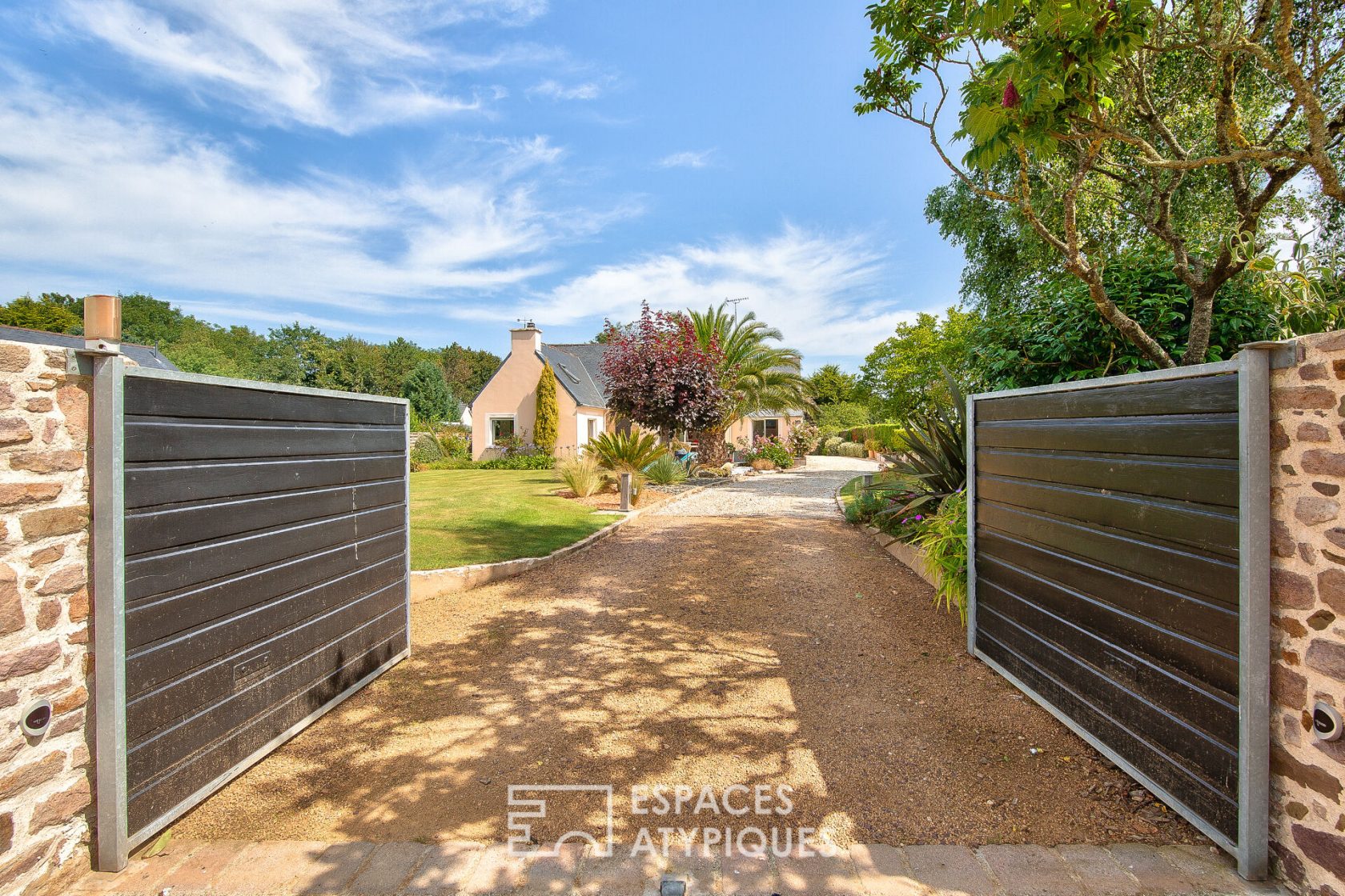 Maison élégante en bord de mer et son cadre bucolique