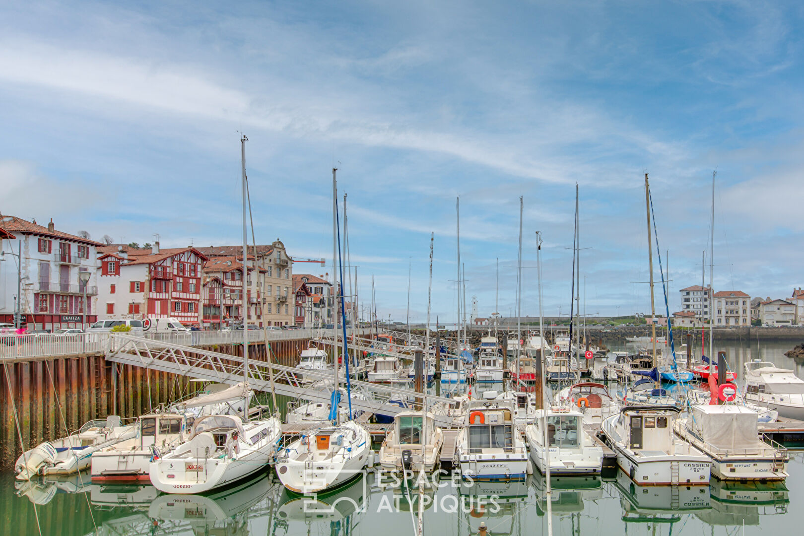 Appartement typique années 50 et sa vue sur le port