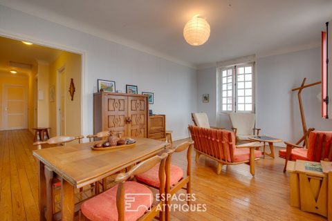 Appartement typique années 50 et sa vue sur le port