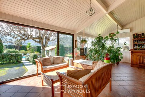 Maison authentique basque avec vue dominante sur les collines