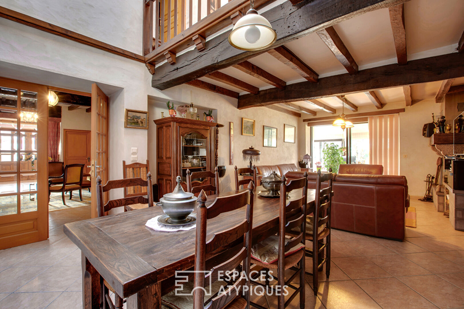 Maison authentique basque avec vue dominante sur les collines