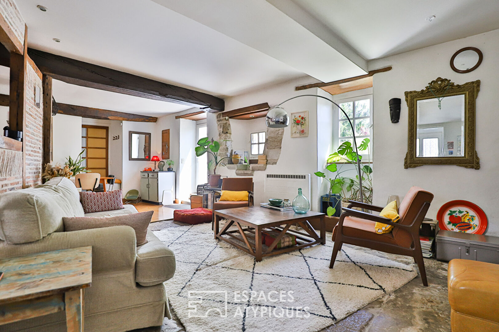 Appartement de charme de plain-pied dans une bâtisse du XVIIᵉ siècle