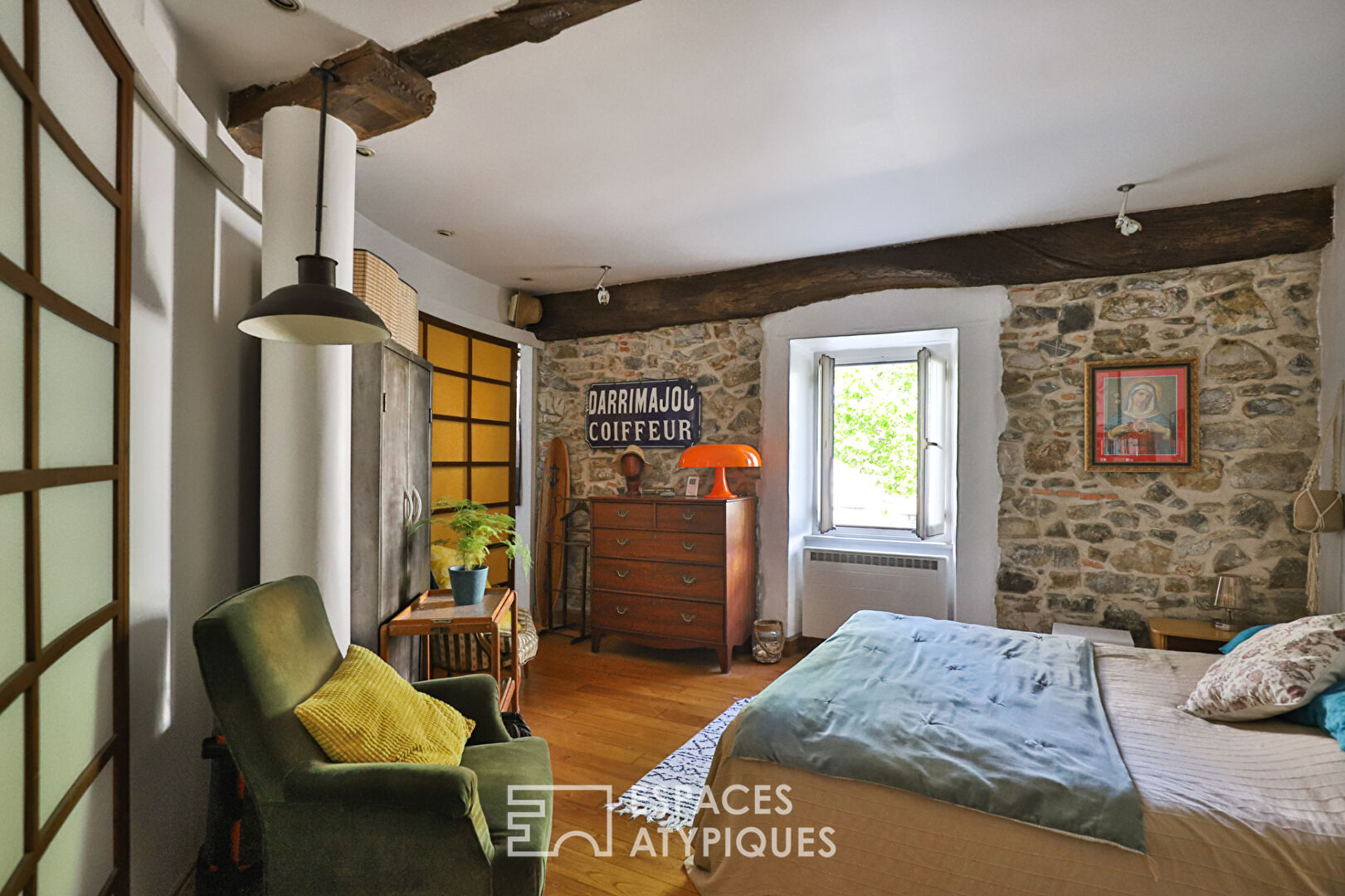 Appartement de charme de plain-pied dans une bâtisse du XVIIᵉ siècle
