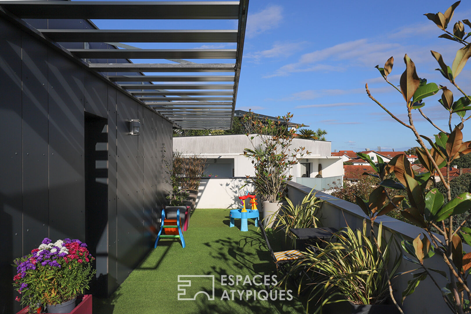 Penthouse apartment in the Arenas district with 360° terrace