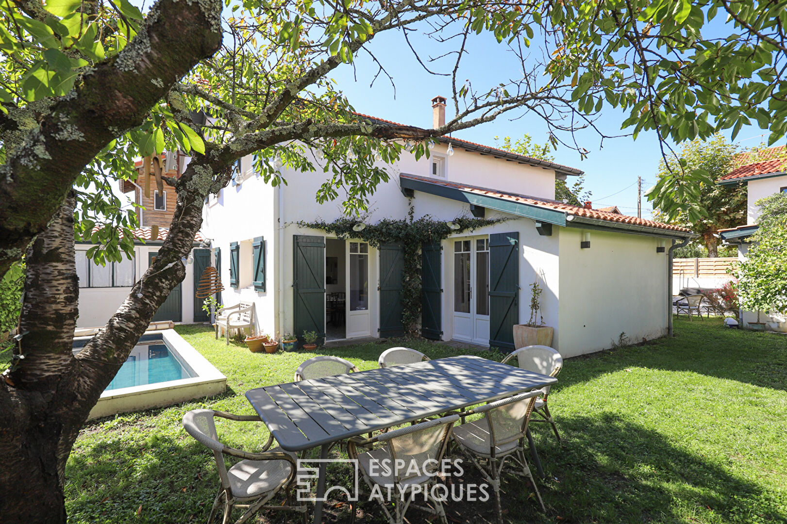 La vie de quartier à Biarritz, entre jardin secret et Côte des Basques