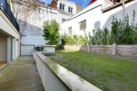 A contemporary, single-story haven: clean lines and a secret garden with the feel of a house