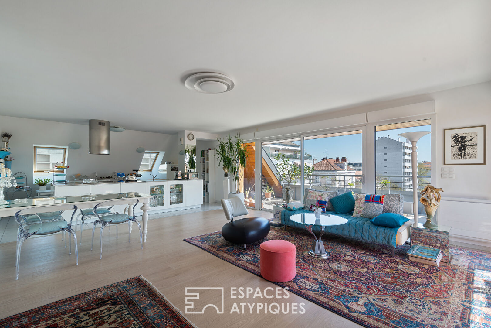 Top floor apartment facing the Adour