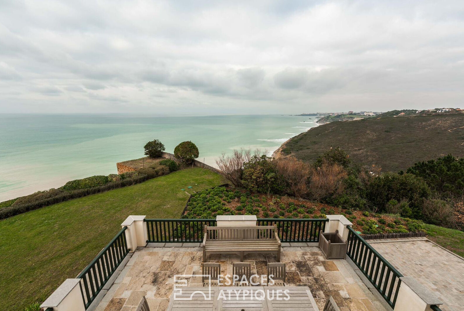 Propriété avec dépendances en front de mer