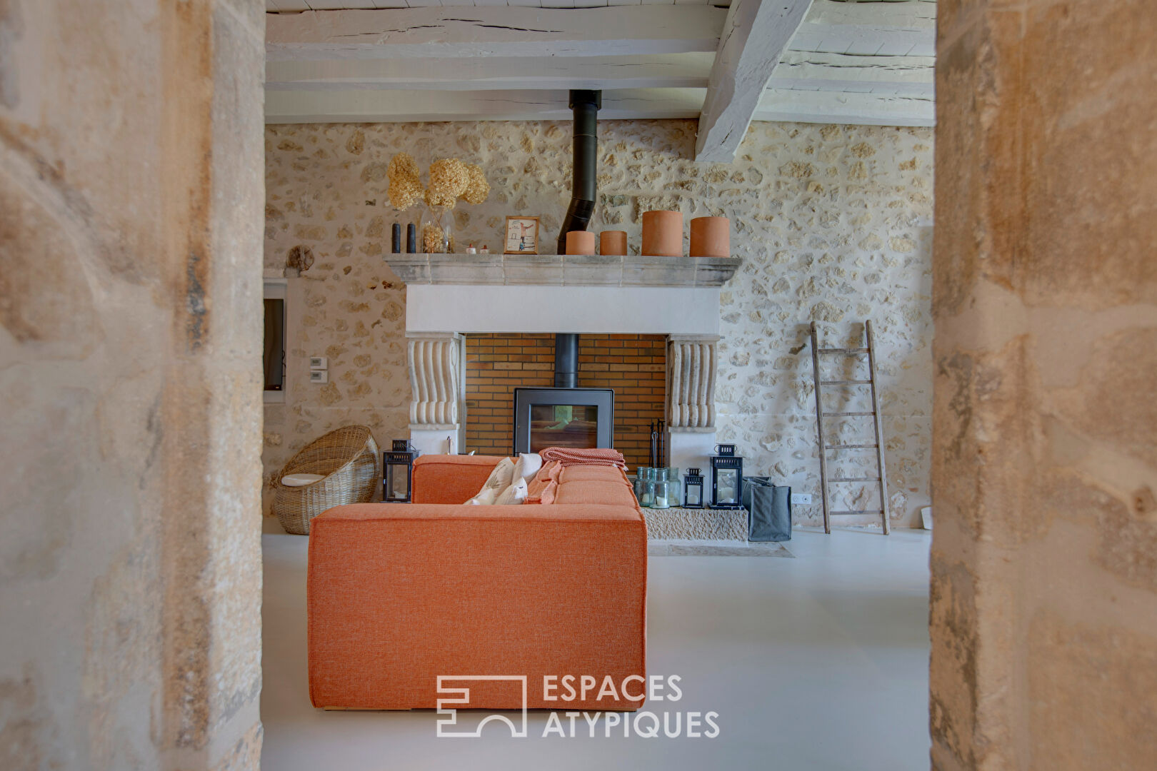 17th century property in Guiche, fully renovated