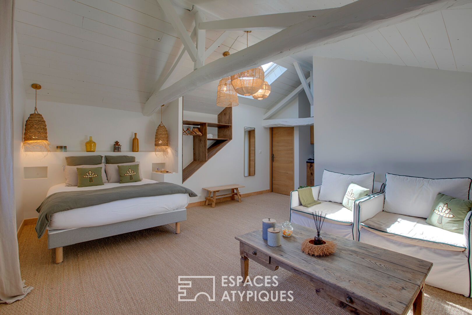 17th century property in Guiche, fully renovated