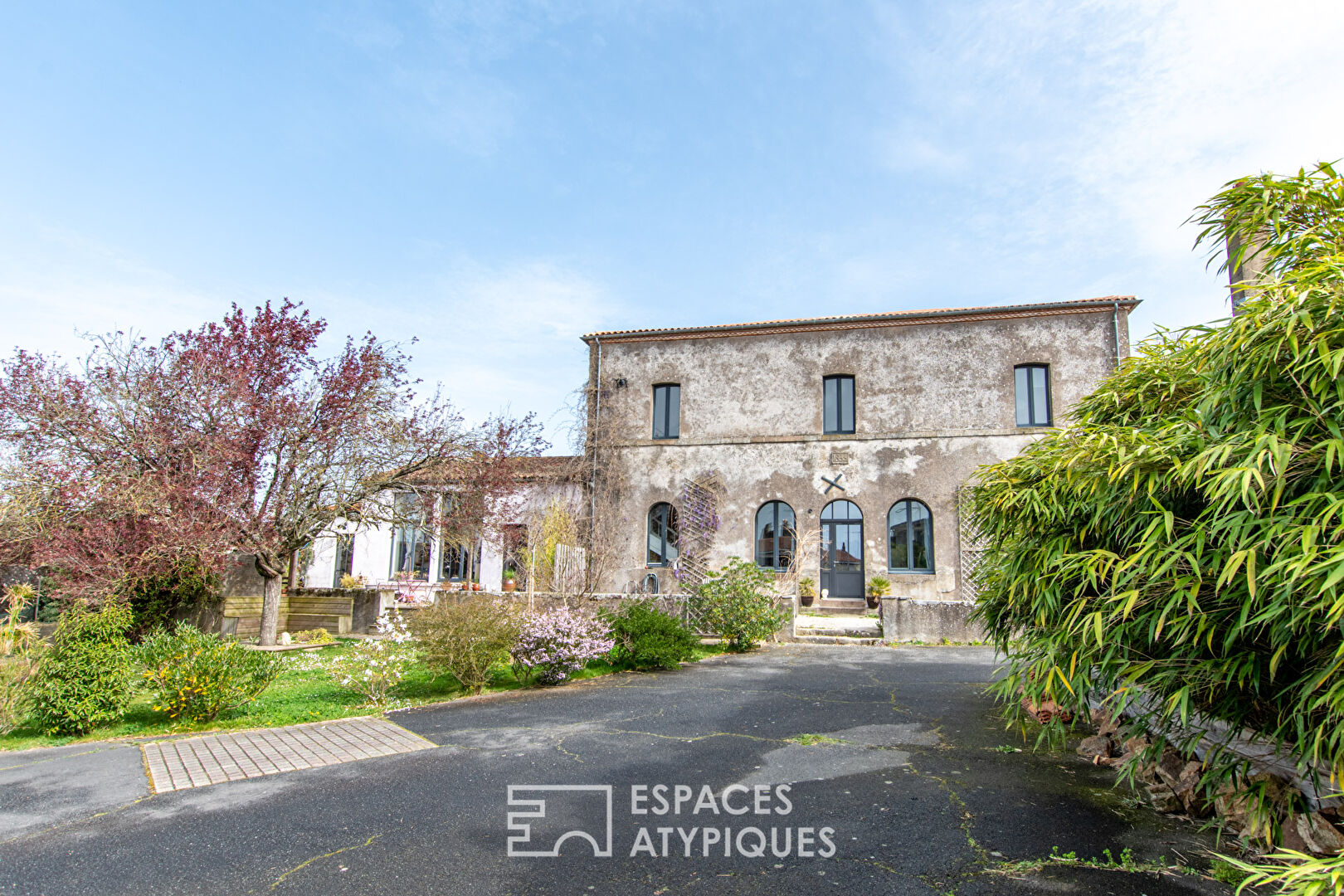 Ancienne école en coeur de ville