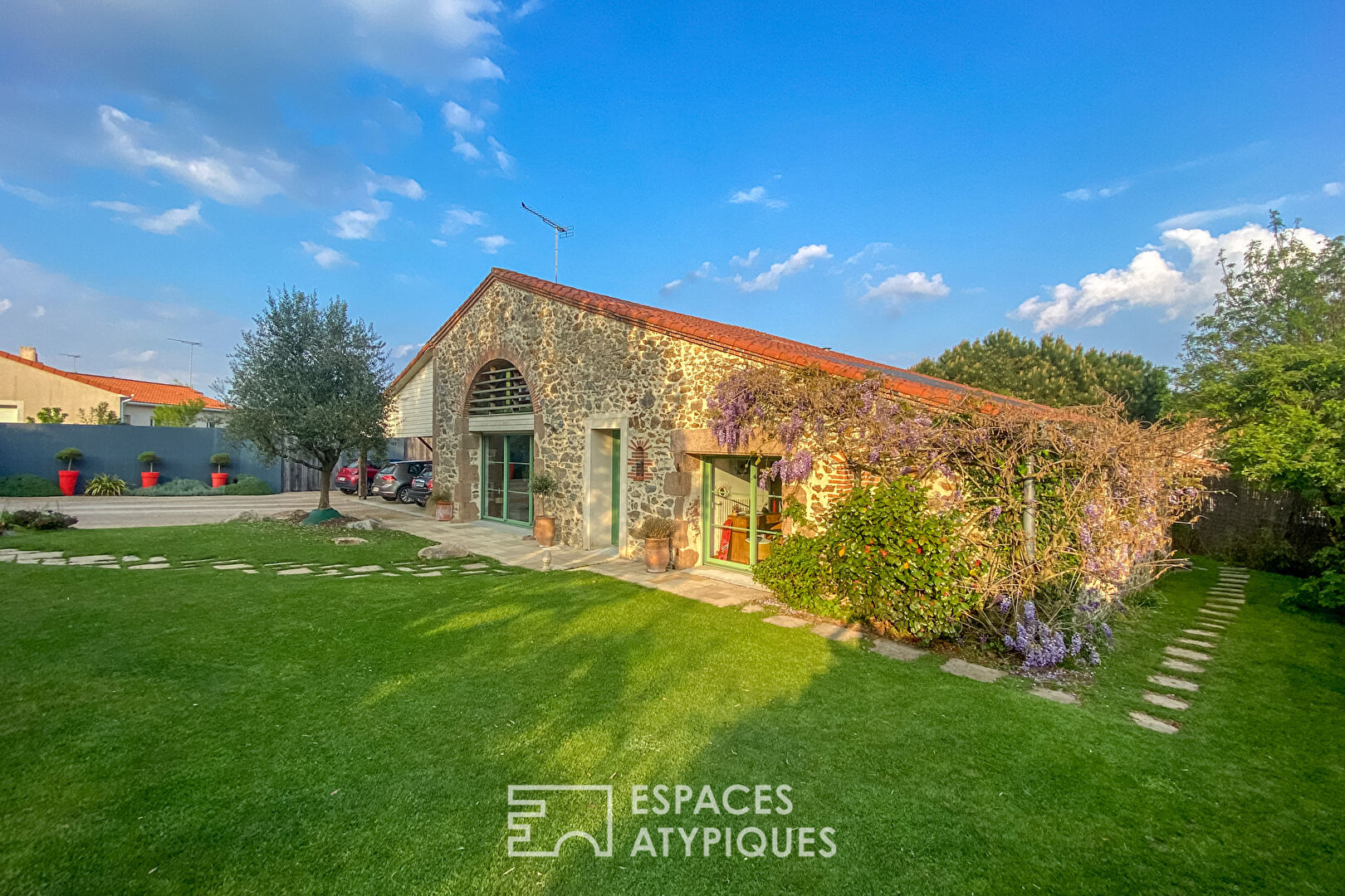 Maison de charme rénovée avec piscine