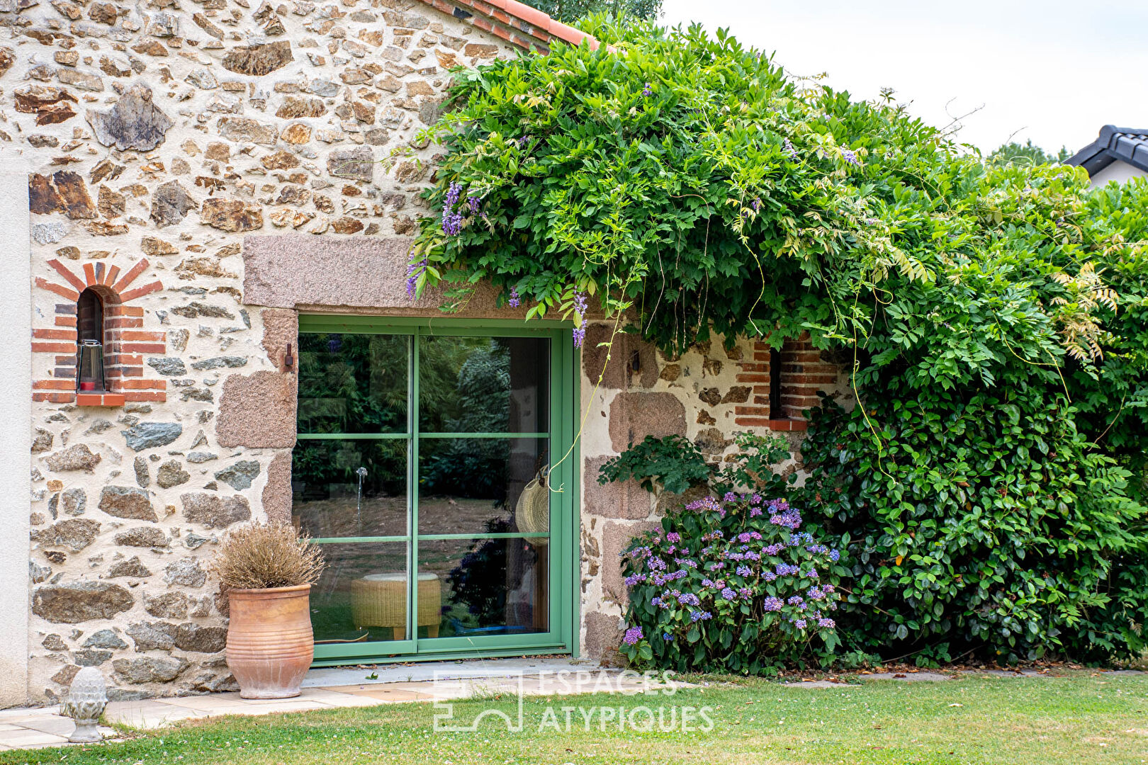 Maison de charme rénovée avec piscine