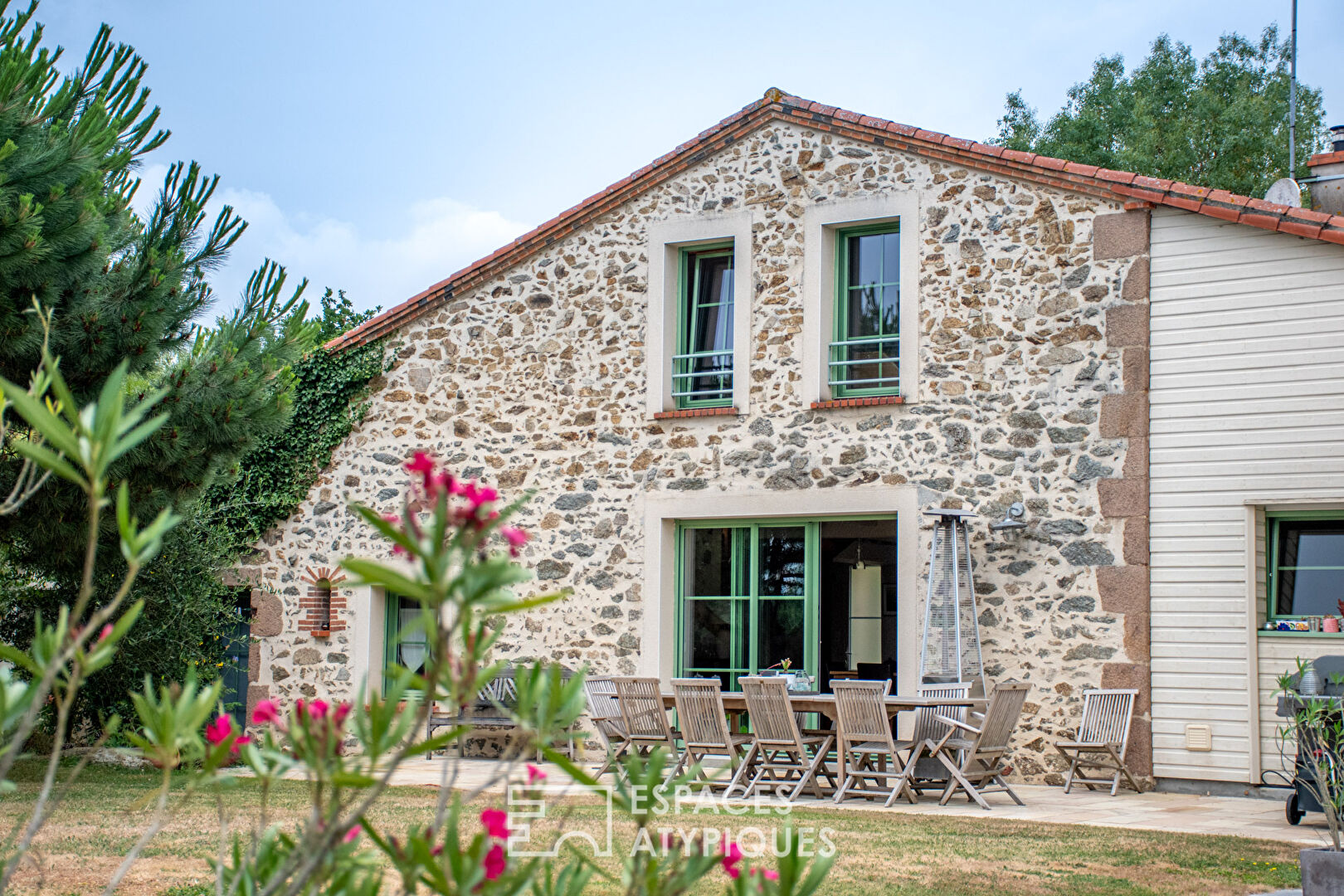 Maison de charme rénovée avec piscine