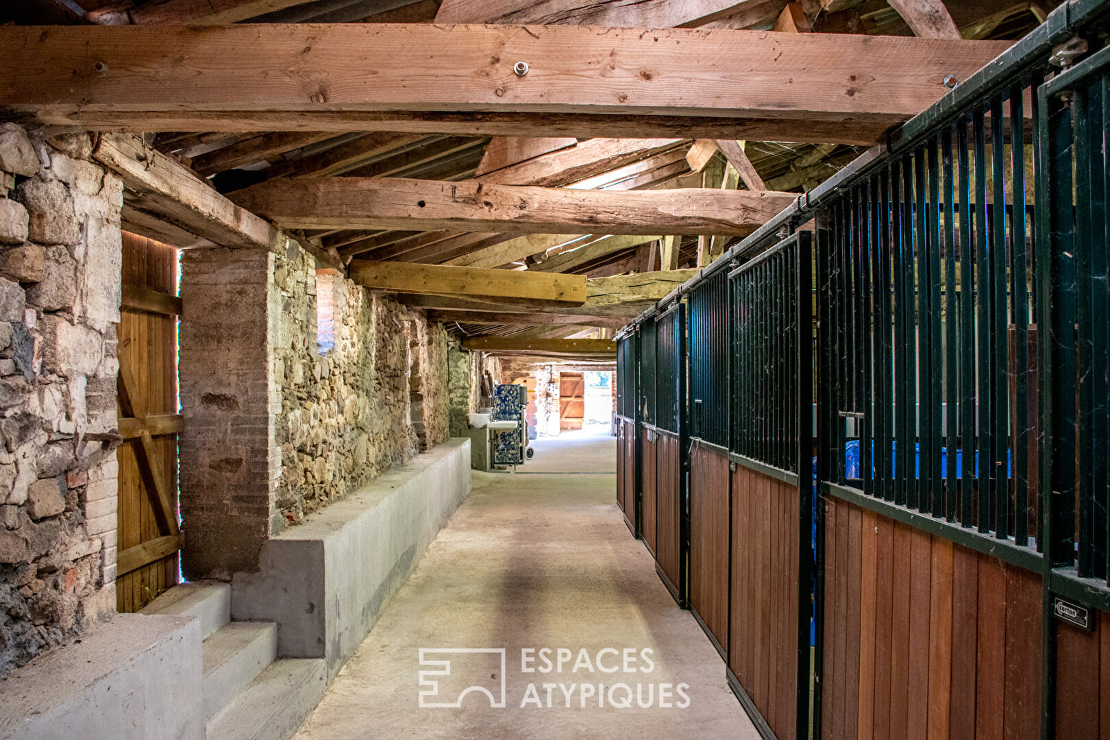 Maison d’hôtes bucolique avec parc et box pour chevaux